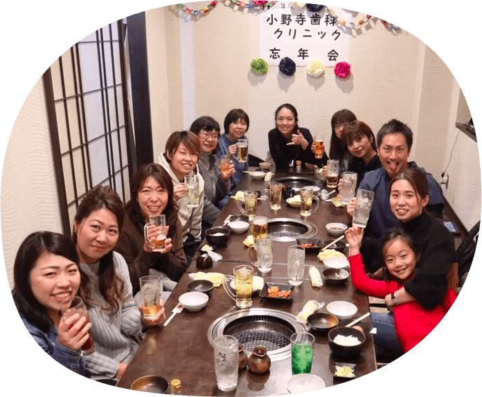 みんなで楽しく食事会！